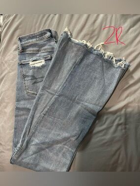 American Eagle Outfitters Light Blue Distressed Hem Women’s Jeans